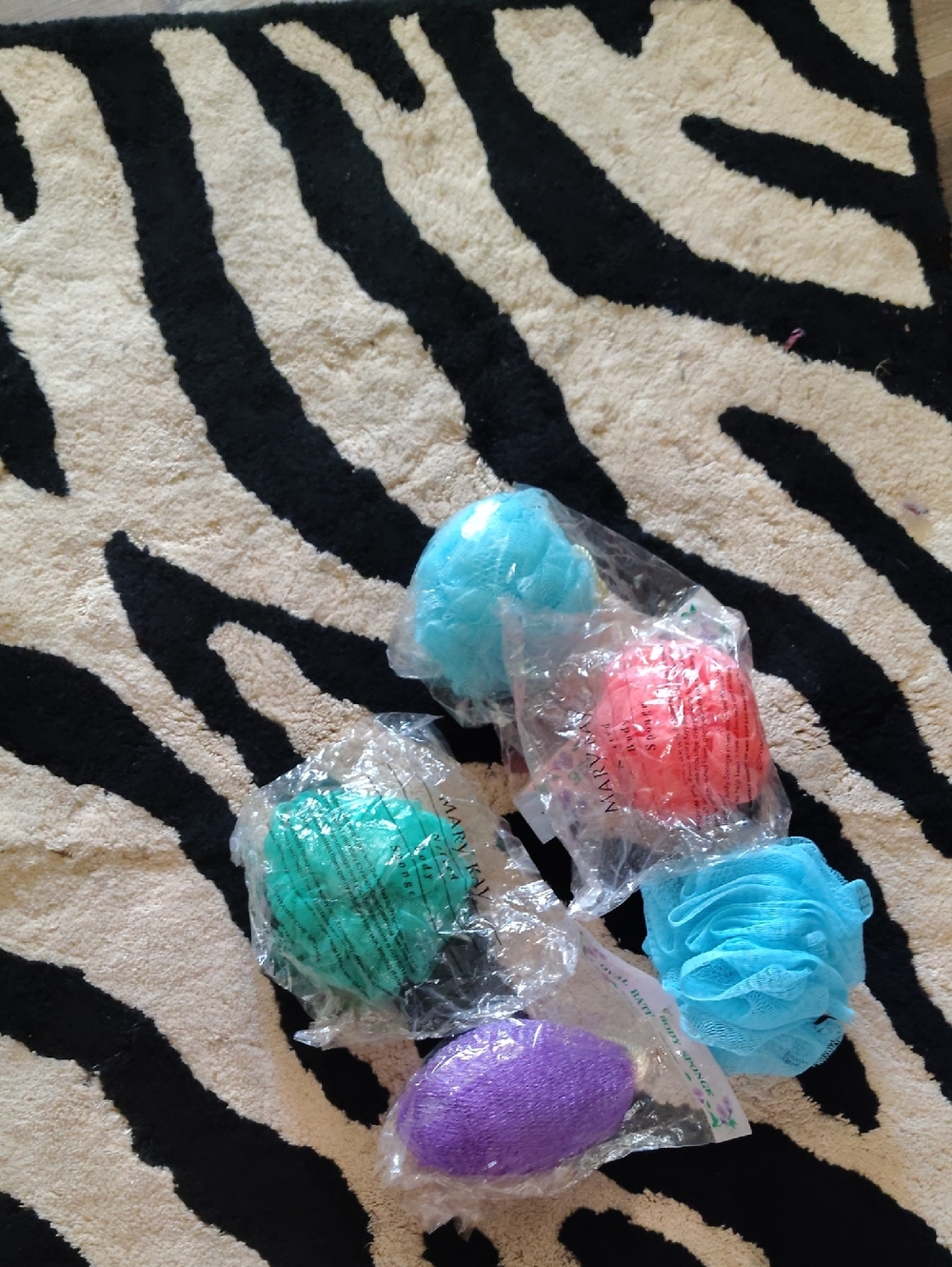 Mary Kay Netted Body Sponge - Mint Green